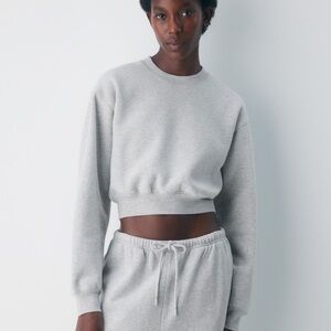 Aritzia TNA cropped sweatshirt